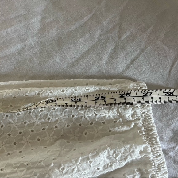 Gap Relaxed White Eyelet Crewneck Cotton Sweatshirt Womens Size Medium EUC - Picture 14 of 15